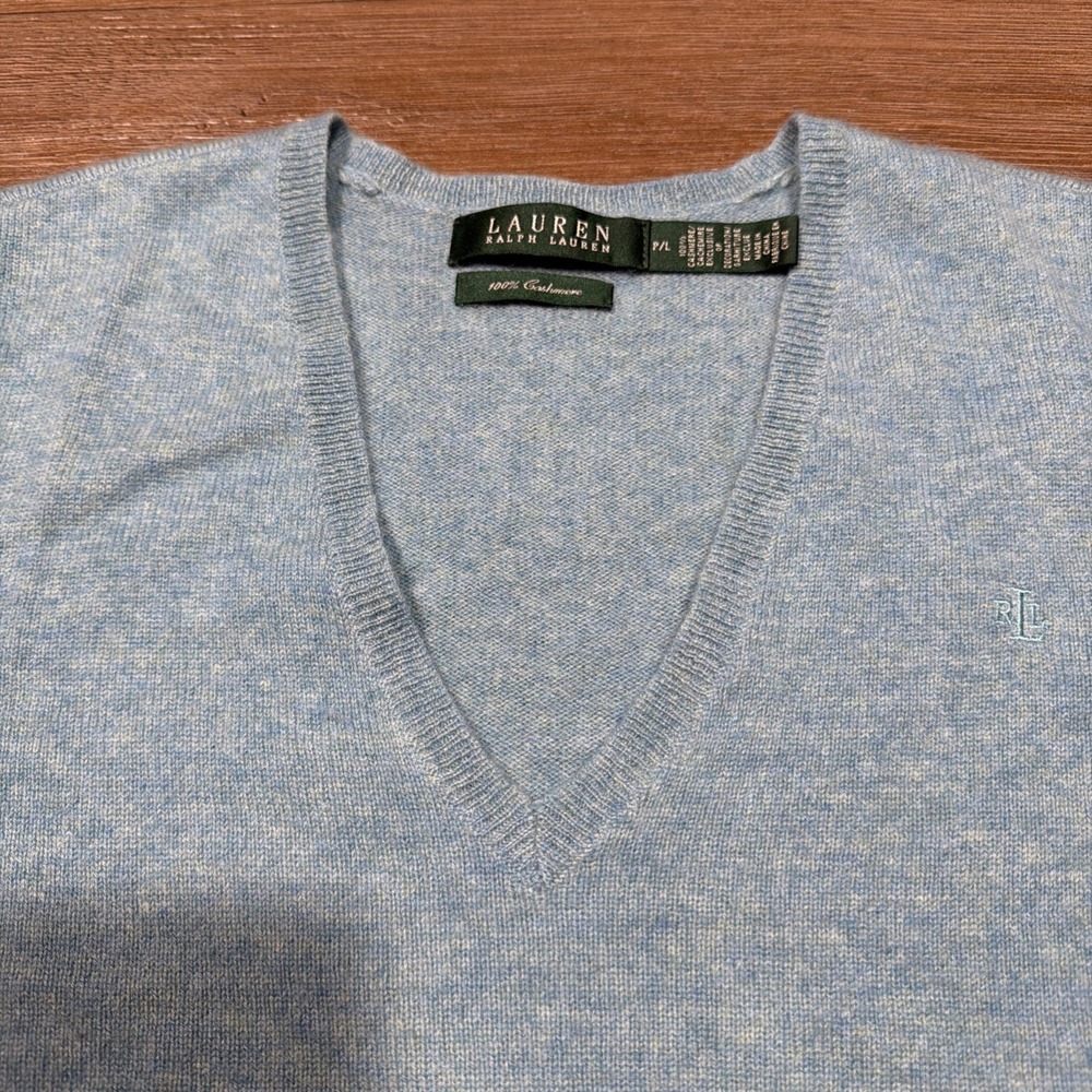 Lauren Ralph Lauren Women's PETITE LARGE V-Neck‎ 100% Cashmere Sweater Blue - Picture 4 of 11